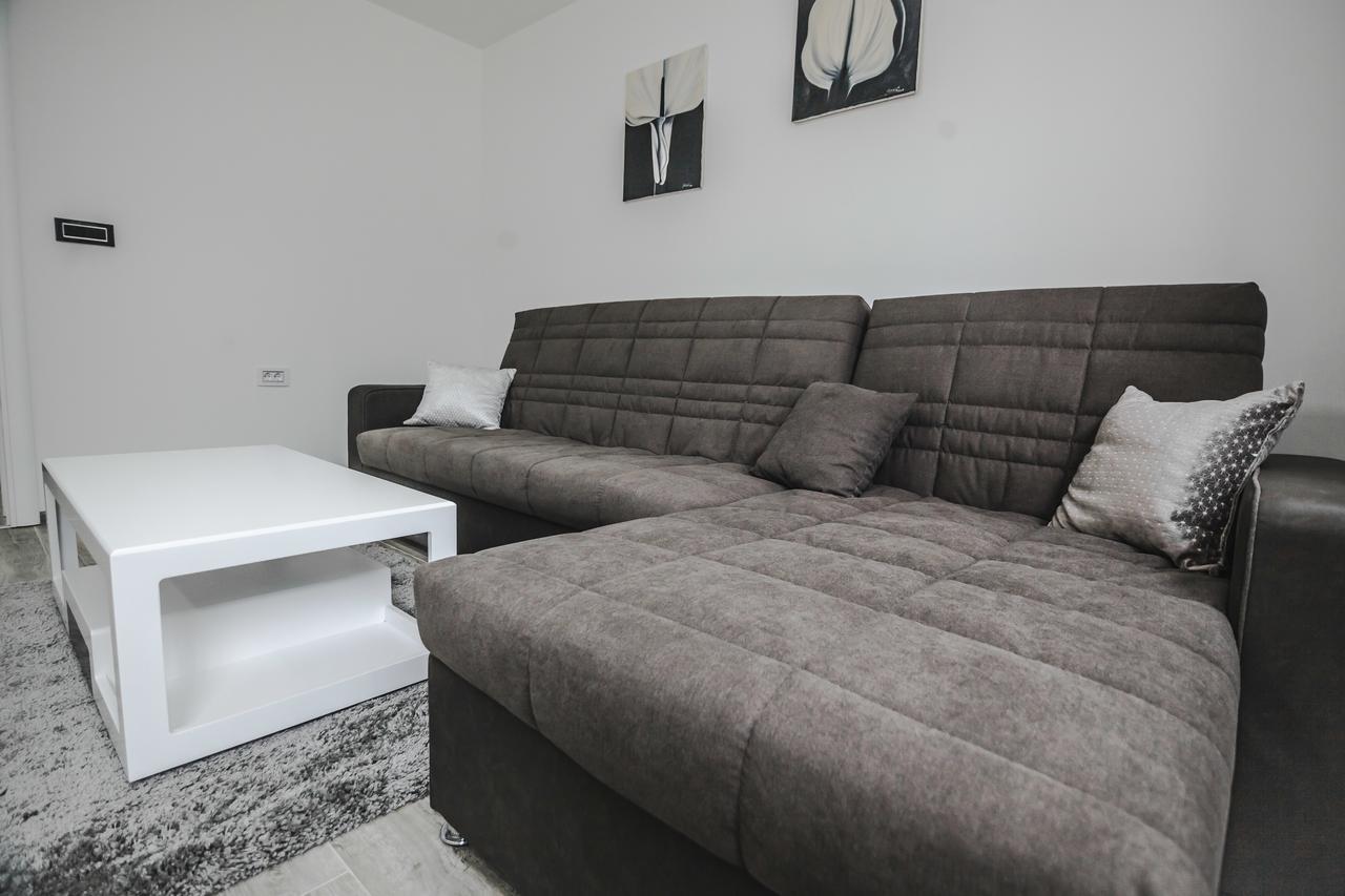 Kristal Apartmani Arandjelovac Bagian luar foto