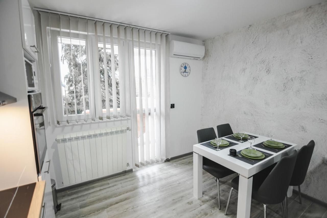 Kristal Apartmani Arandjelovac Bagian luar foto